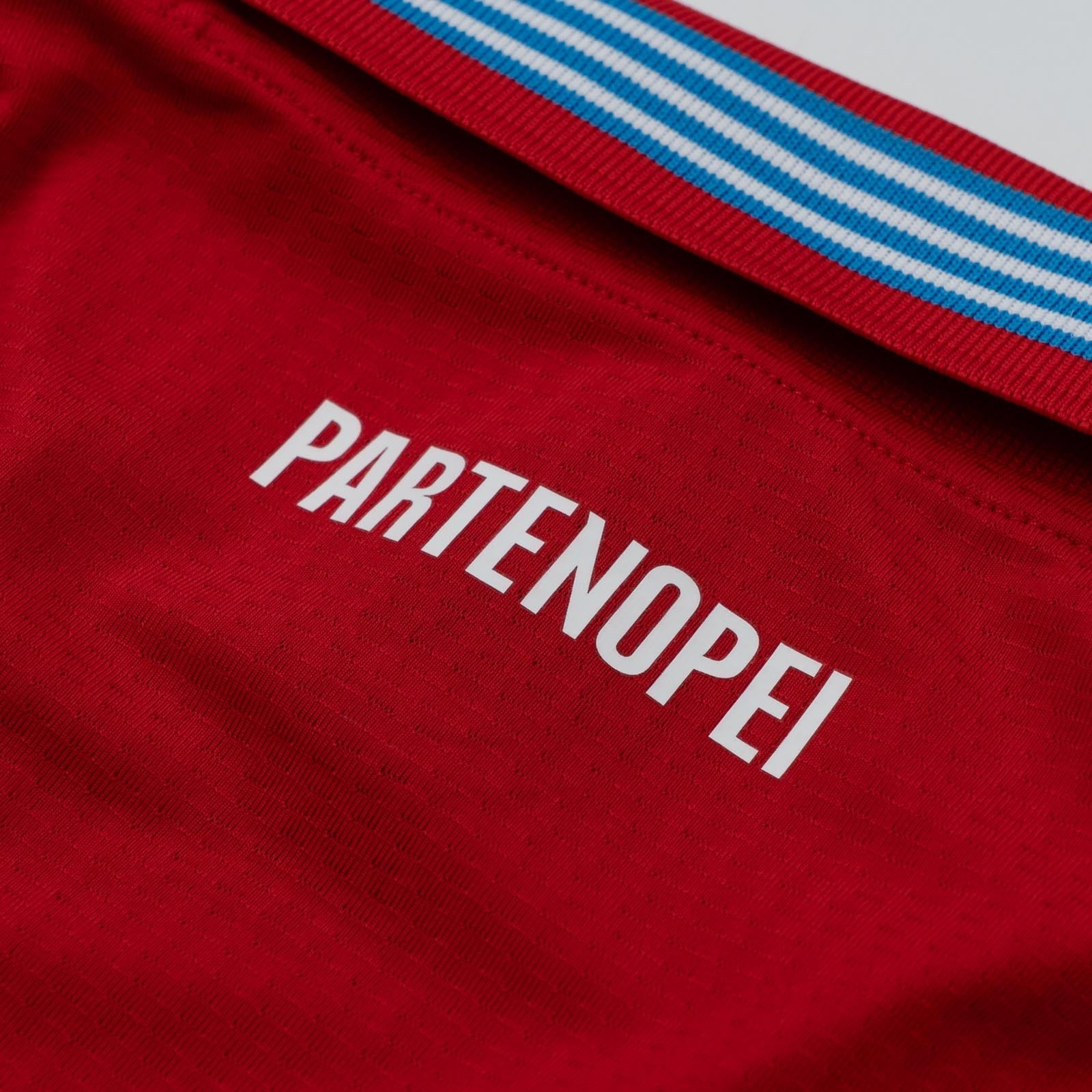 Napoli Third 26/27 inner collar detail