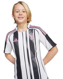 JUV Kit Bambino Home 2025/2026