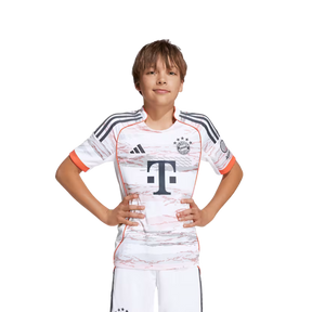 BAY Kit Bambino Away 25/26