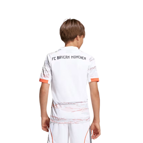 BAY Kit Bambino Away 25/26